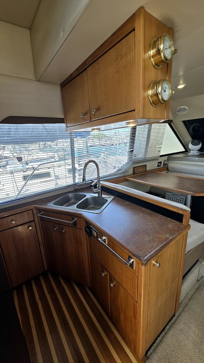 Main Cabin Galley Forward