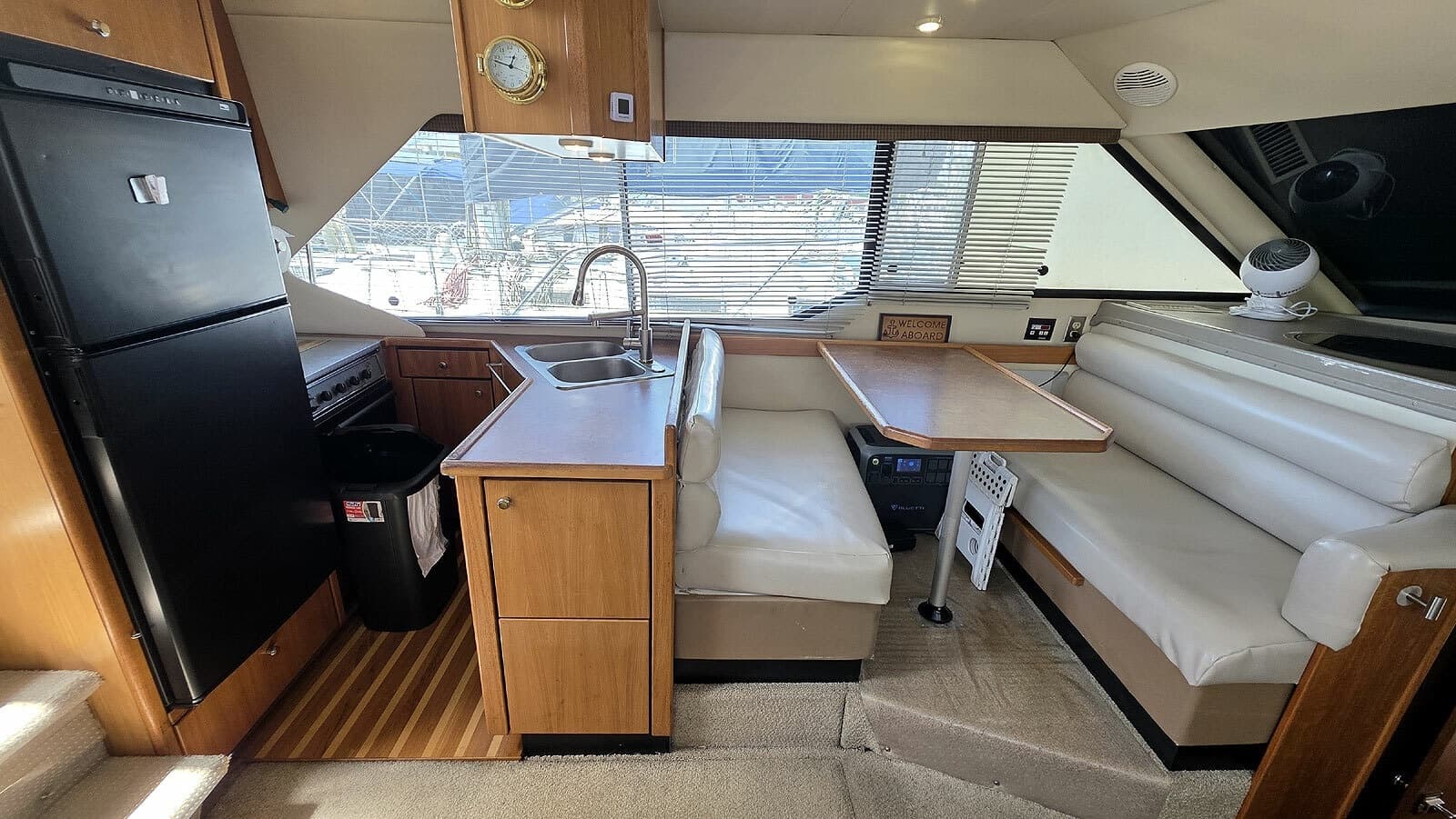 Main Cabin Port