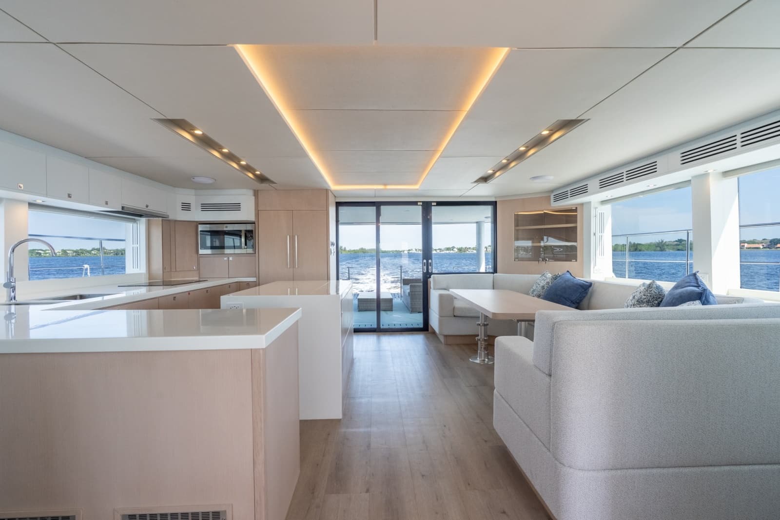 Two Oceans 555- 