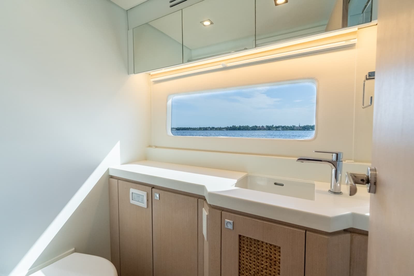 Two Oceans 555- 
