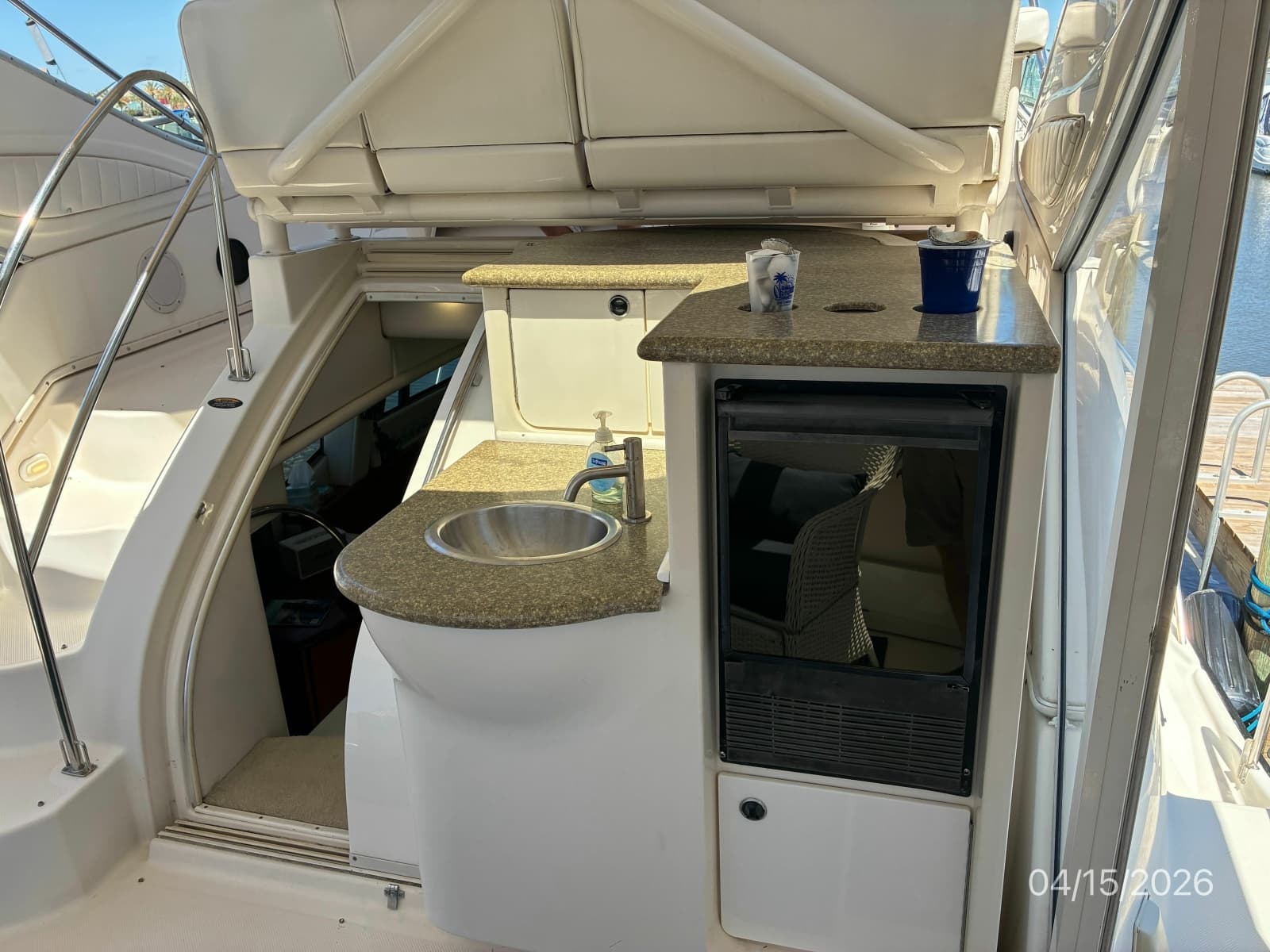 41' Maxum Aft Deck