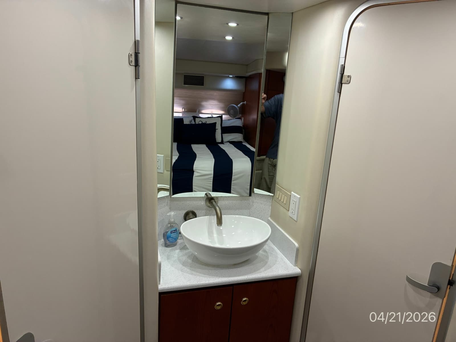 41' Maxum Master Vanity/Sink