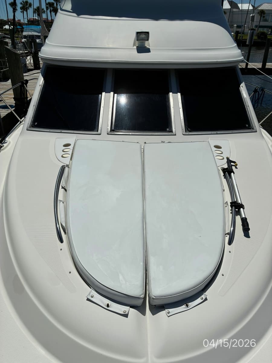 41' Maxum Foredeck