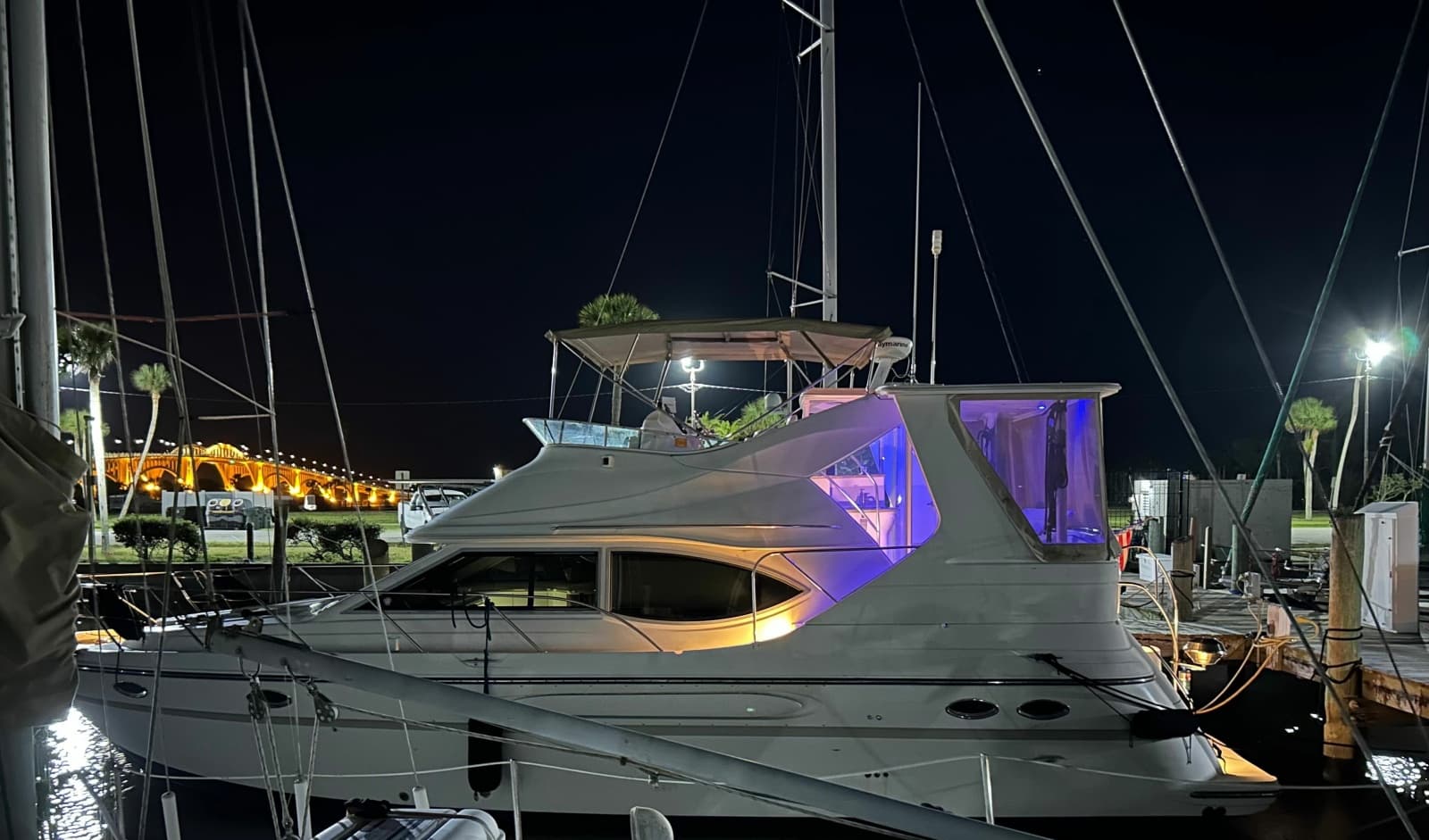 1998 Maxum 4100 SCA