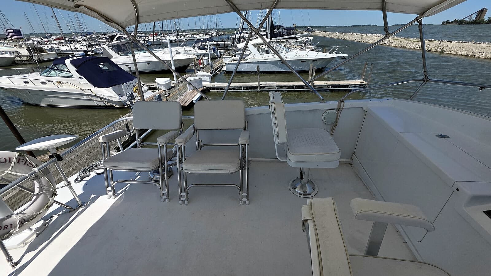 Flybridge Port