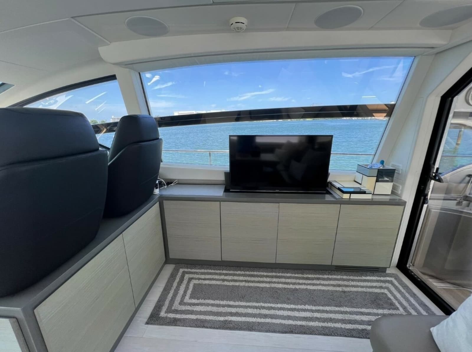 2018 Pershing 