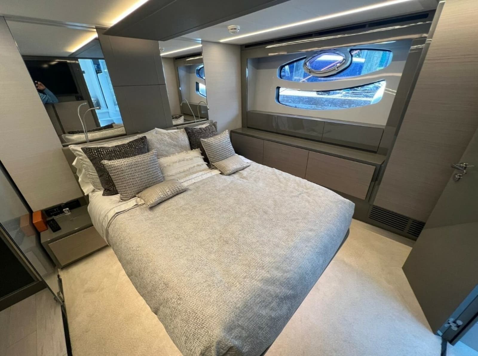 2018 Pershing 