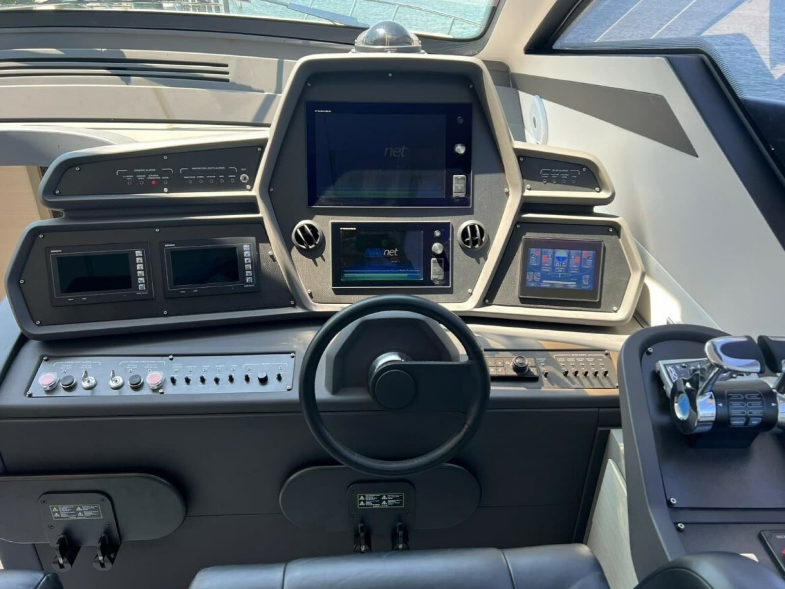 2018 Pershing 