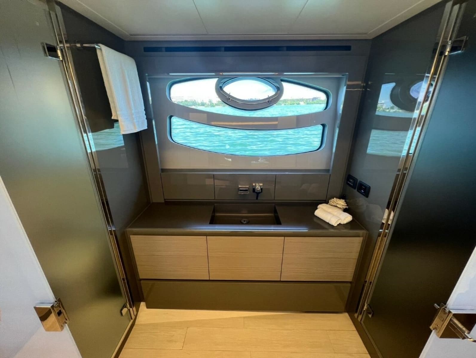 2018 Pershing 