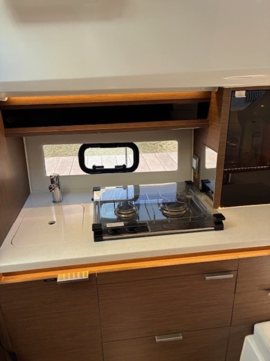 2022 Jeanneau Leader 10.5 WA 2