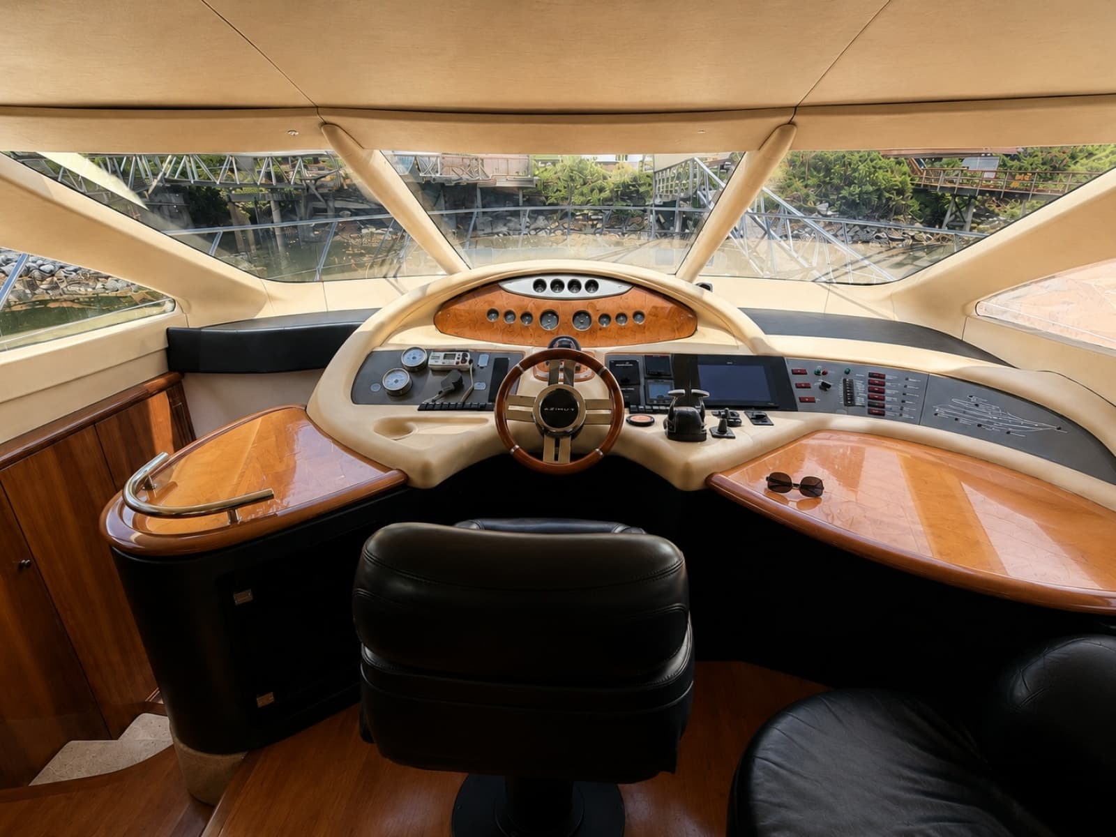 2005 Azimut Fly 62