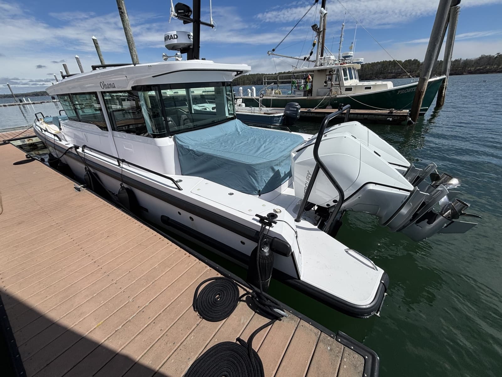 2023 Axopar 37XC Cross Cabin