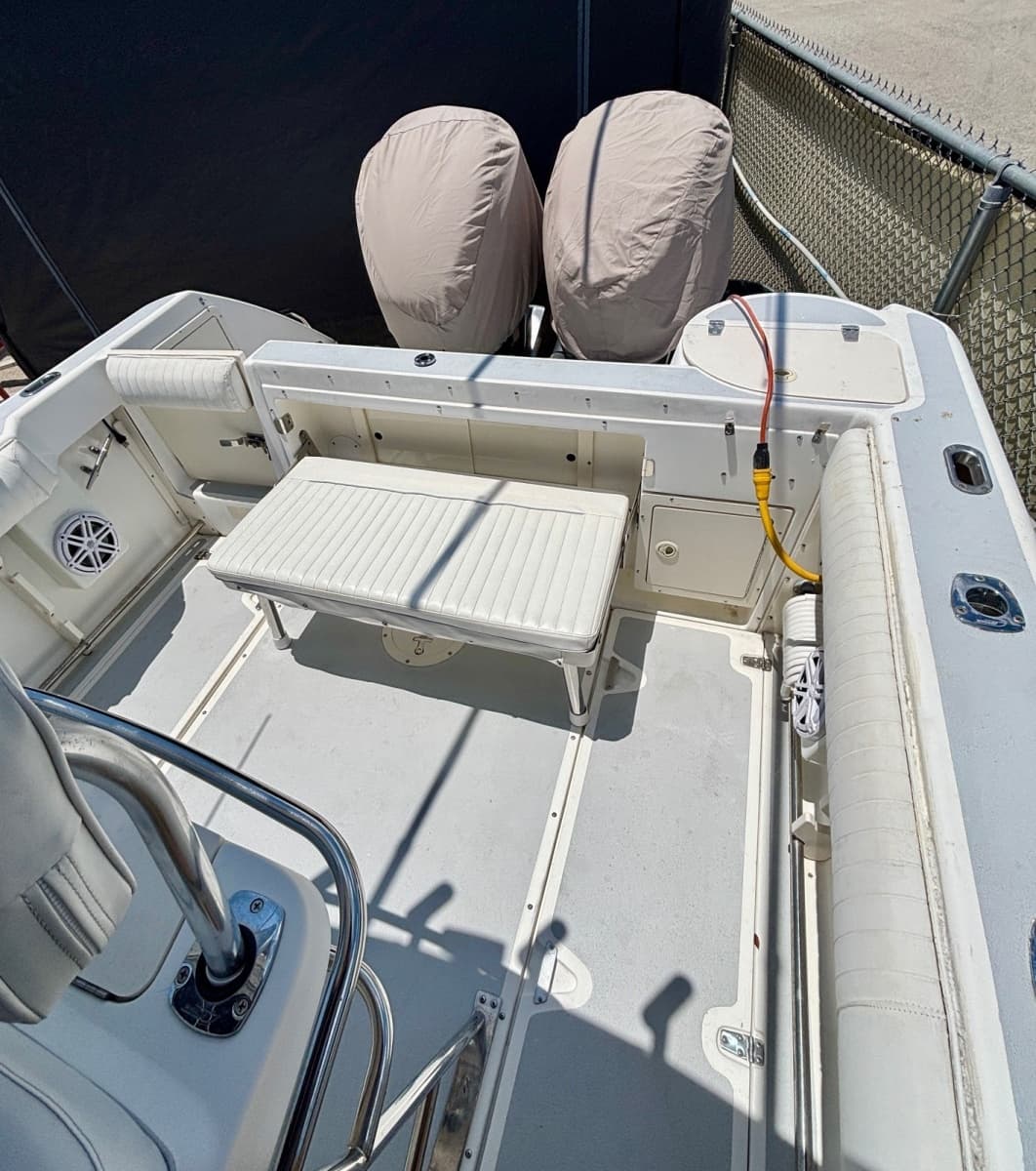 2001 Boston Whaler 26 Outrage
