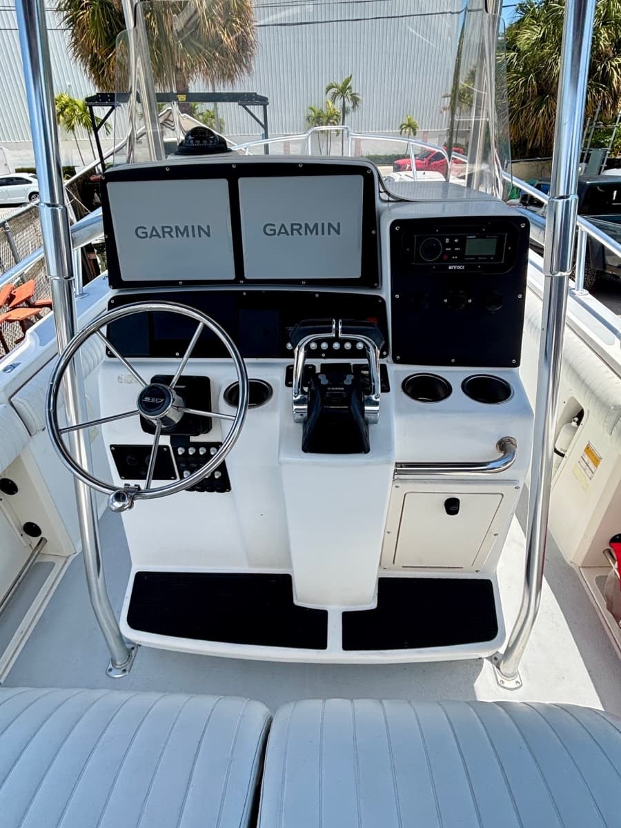 2001 Boston Whaler 26 Outrage