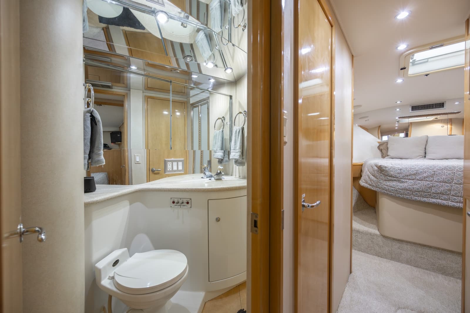 2000 Hatteras 50 Convertible