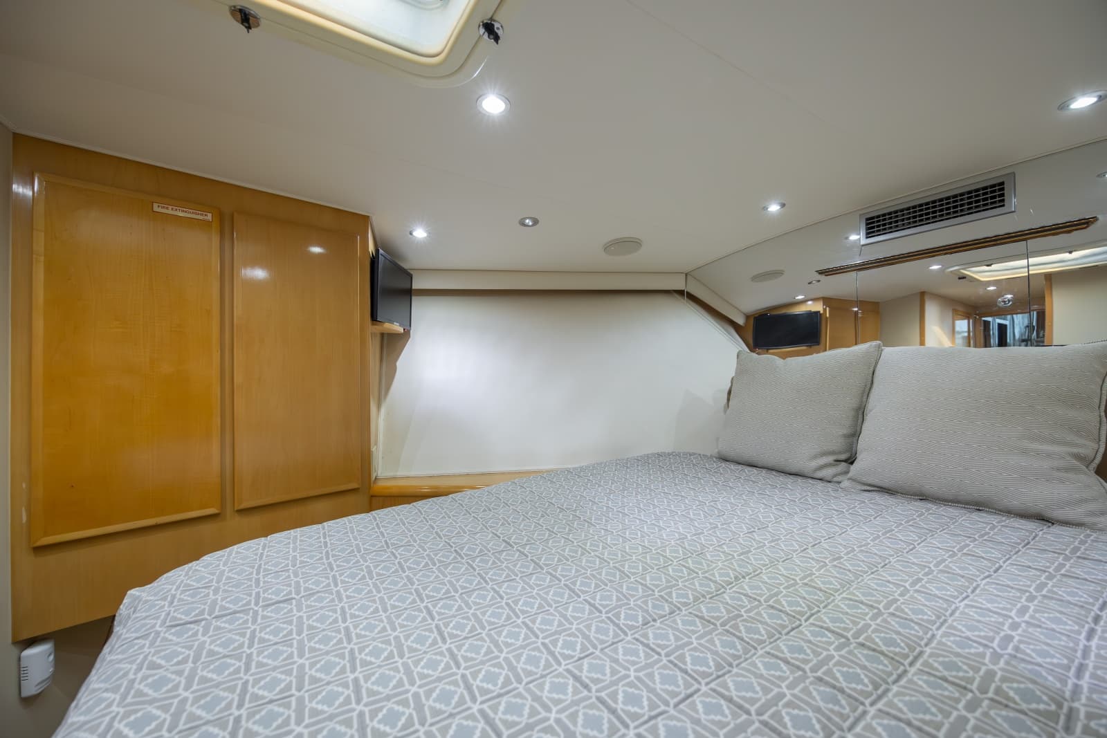 2000 Hatteras 50 Convertible