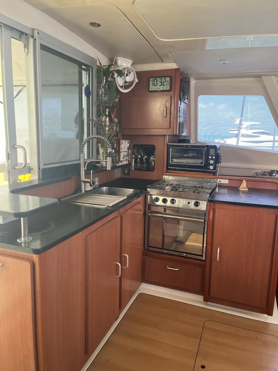 2012 Leopard 44