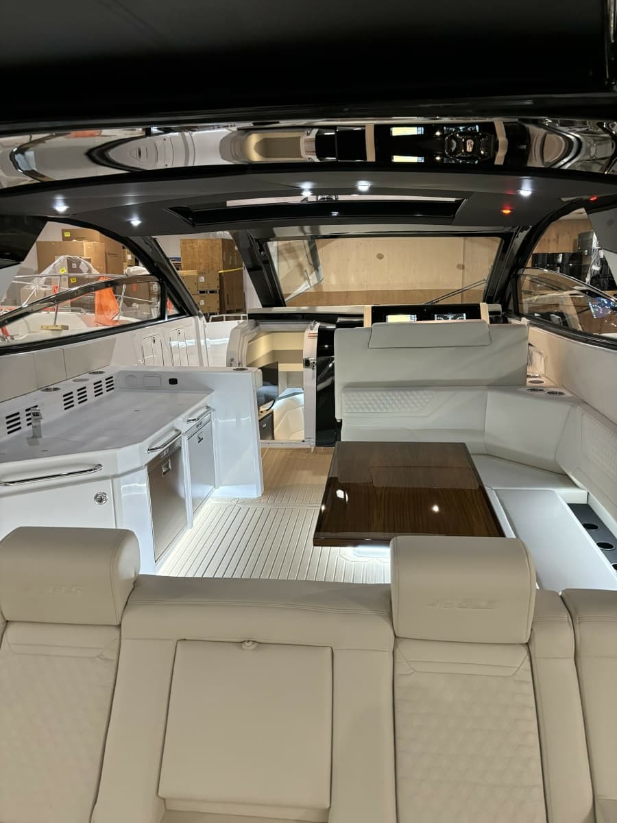 2024 Cruisers Yachts 42 GLS OB