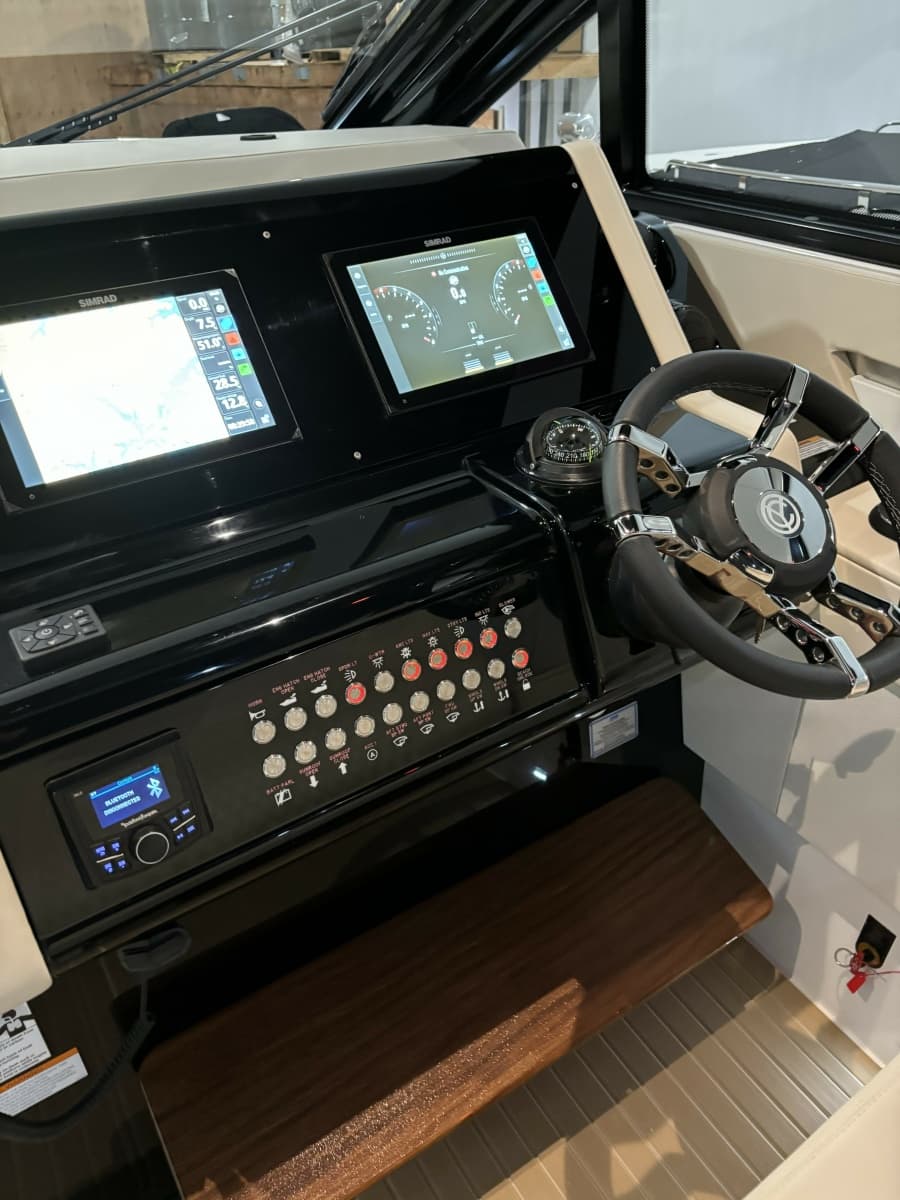 2024 Cruisers Yachts 42 GLS OB
