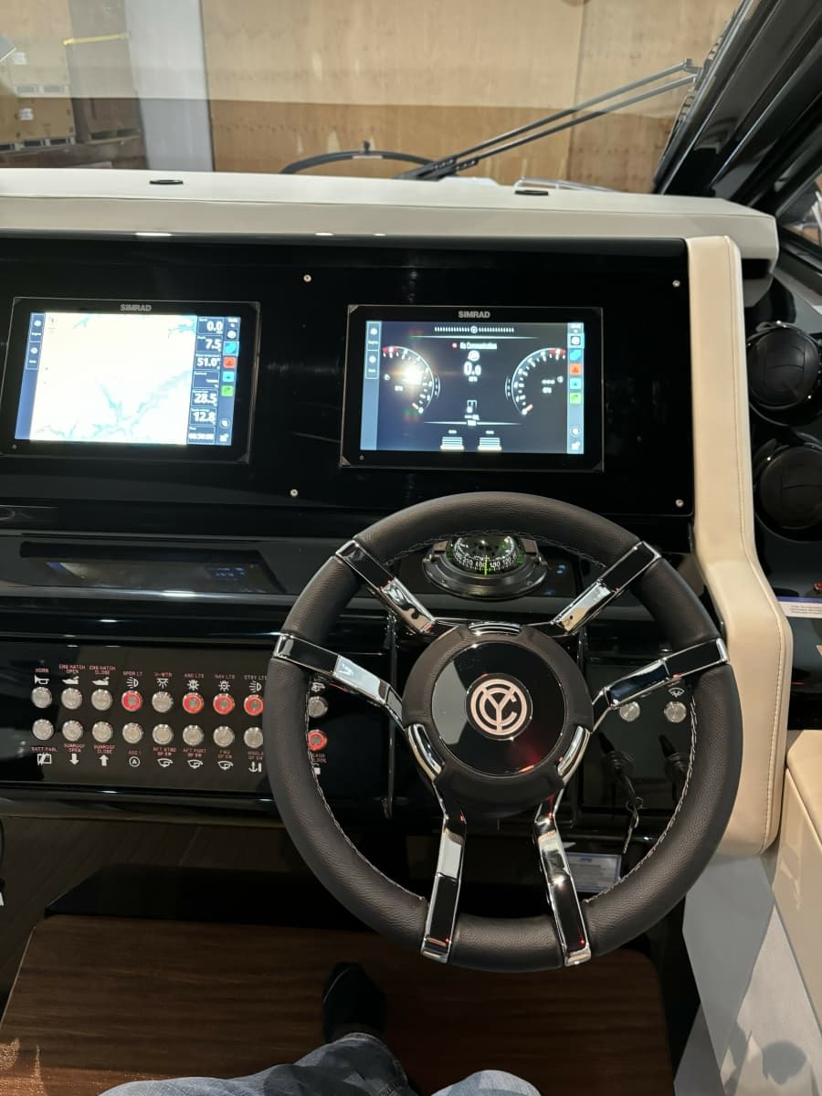 2024 Cruisers Yachts 42 GLS OB