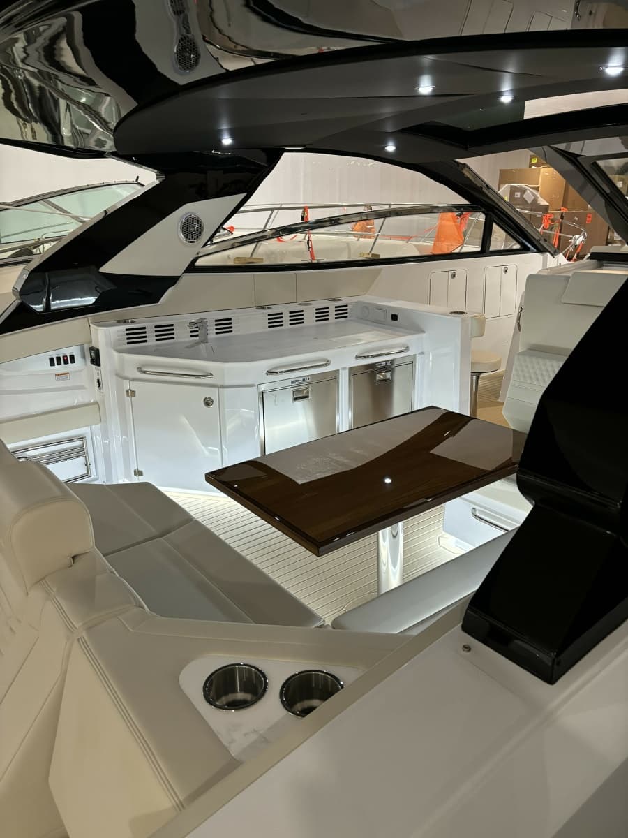 2024 Cruisers Yachts 42 GLS OB