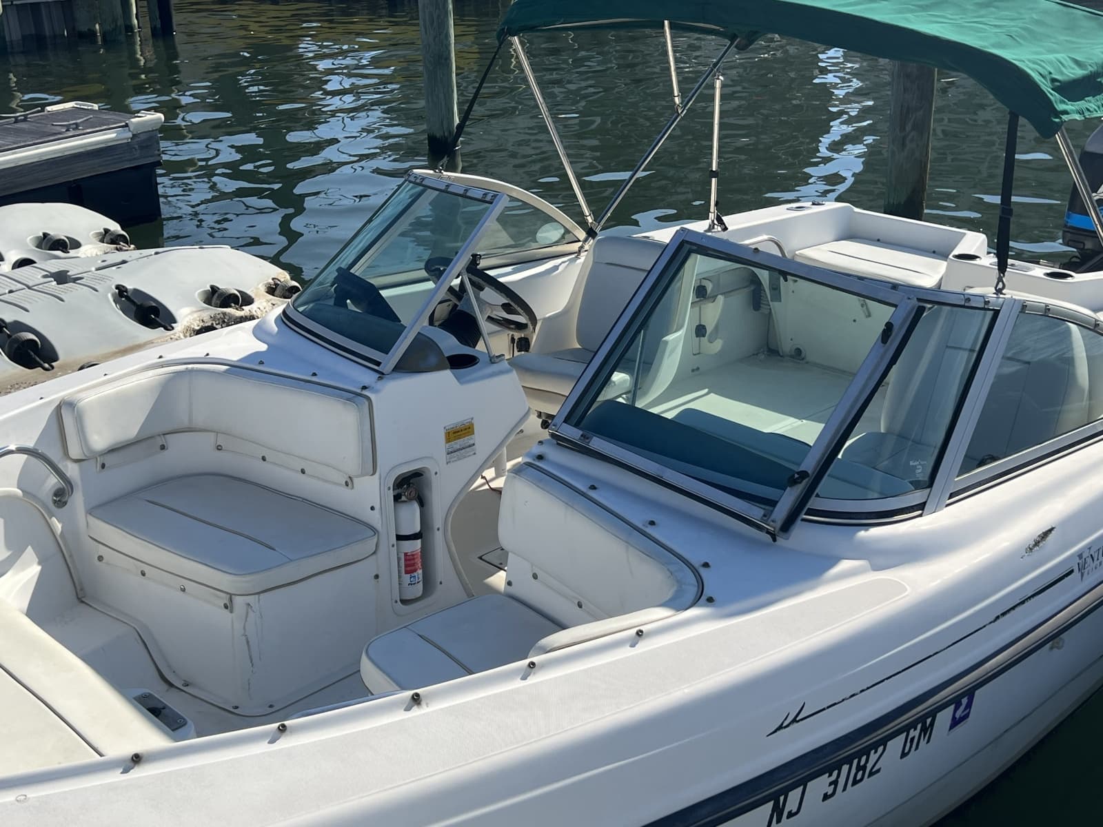2000 Boston Whaler 18 Ventura Bowrider