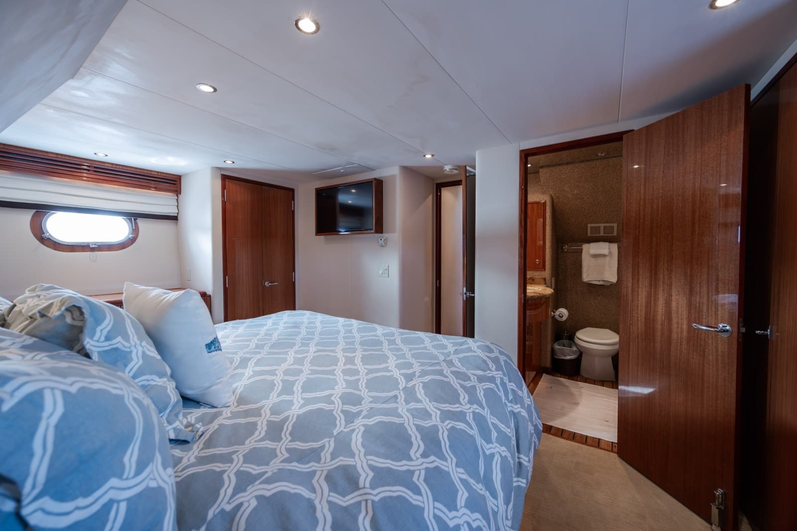 2008 Hatteras Motor Yacht