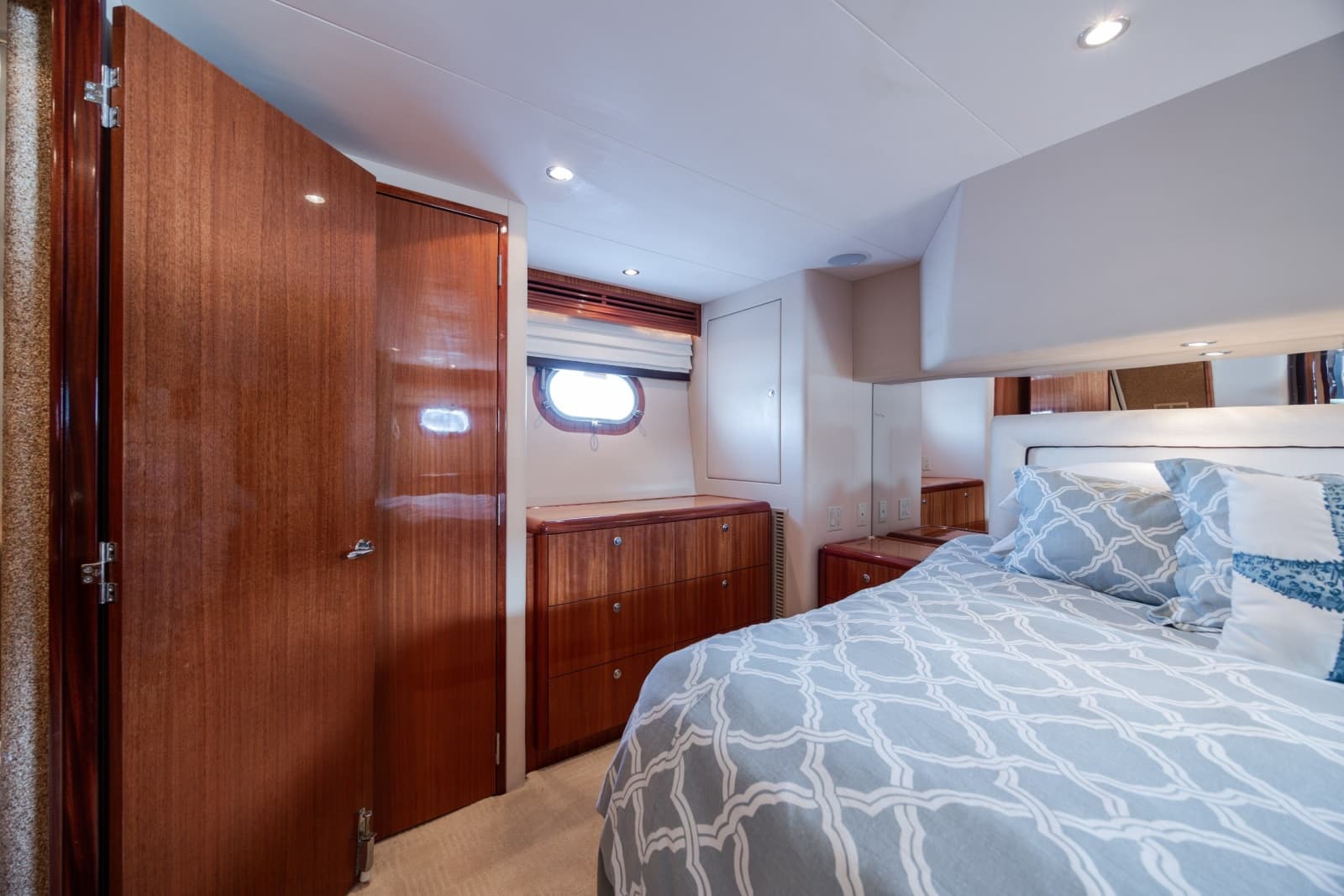 2008 Hatteras Motor Yacht