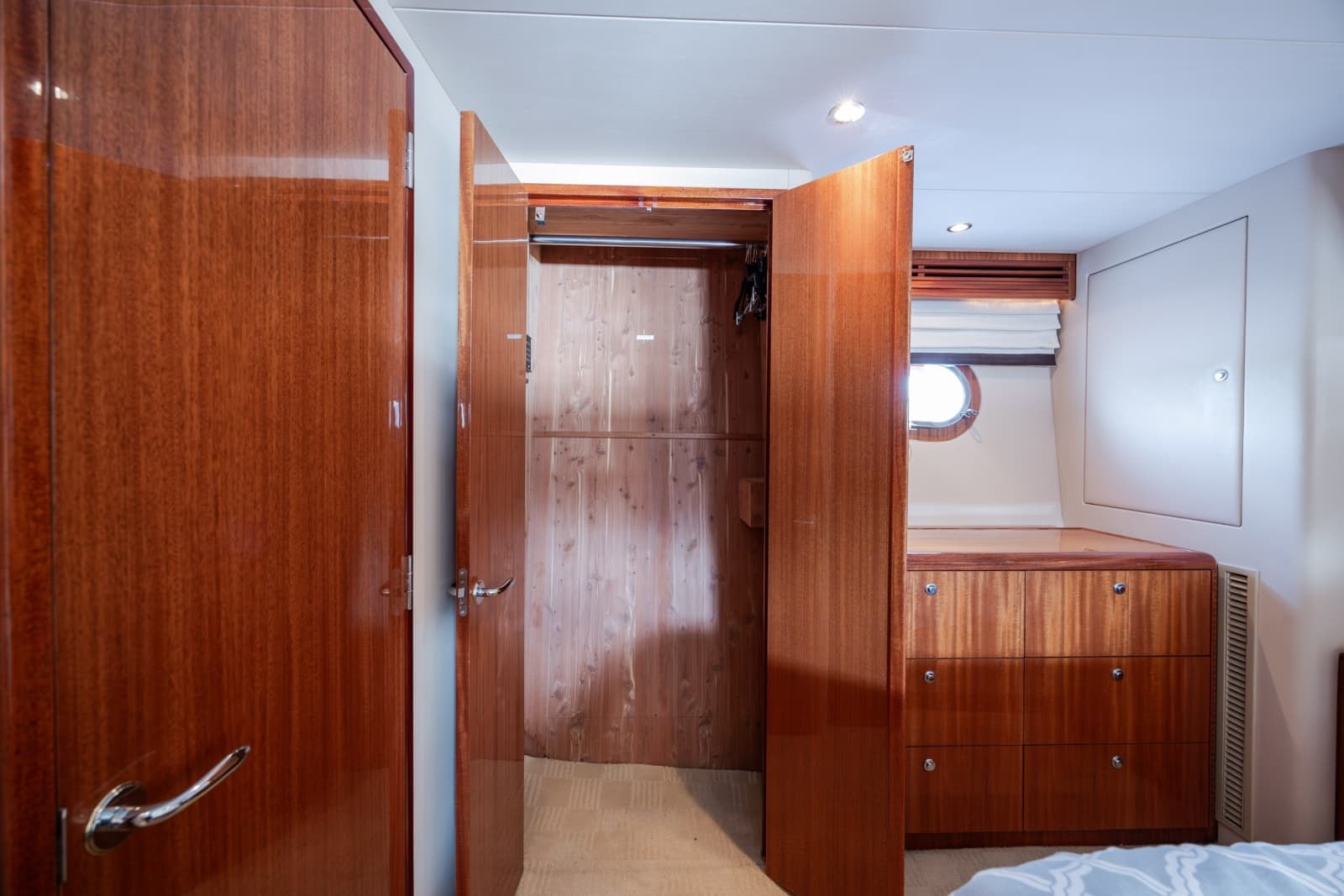 2008 Hatteras Motor Yacht