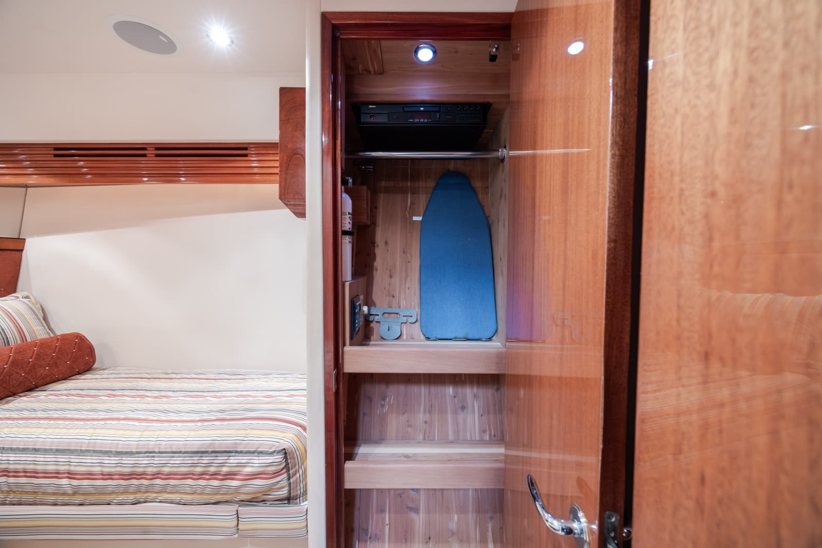 2008 Hatteras Motor Yacht