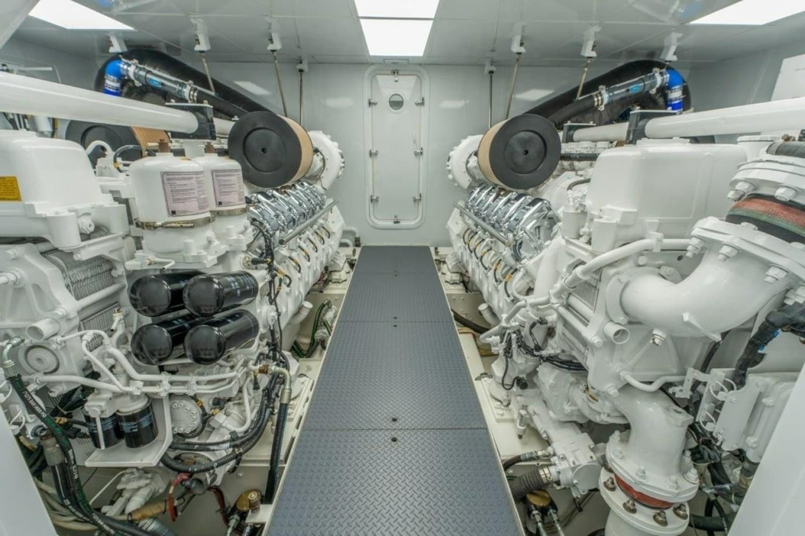 2006 Westport 130 Motoryacht