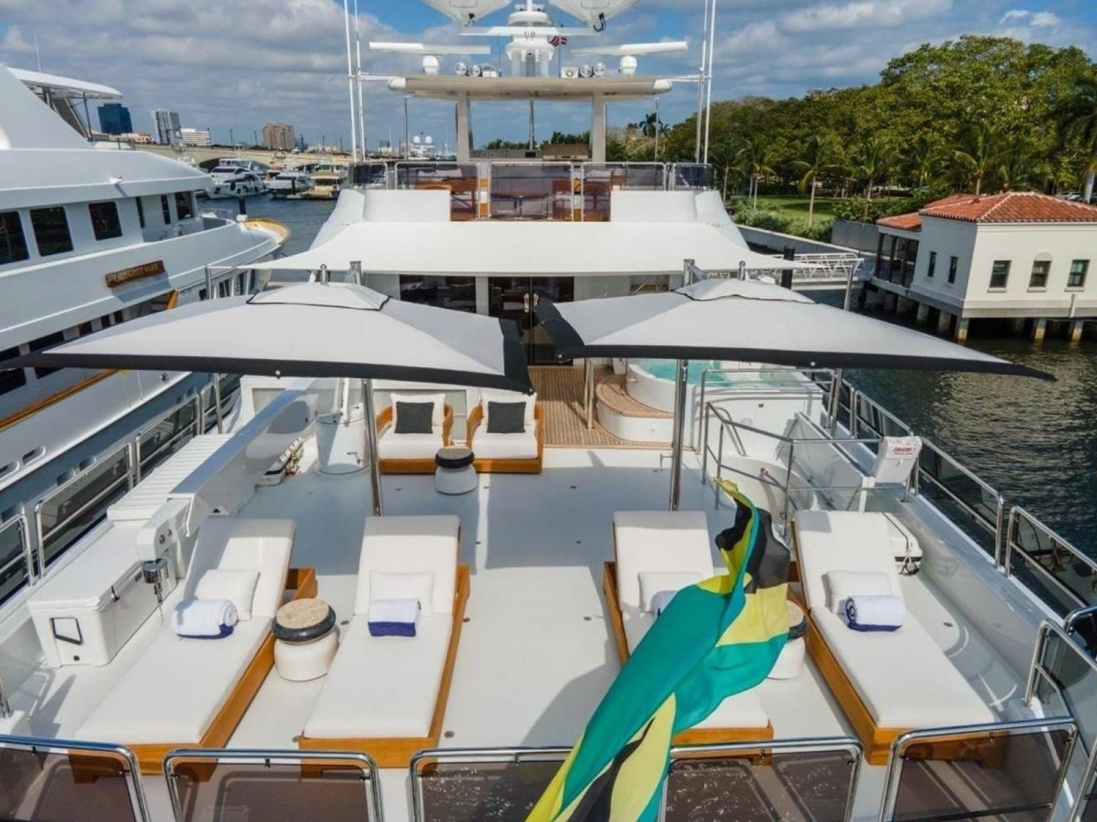 2006 Westport 130 Motoryacht