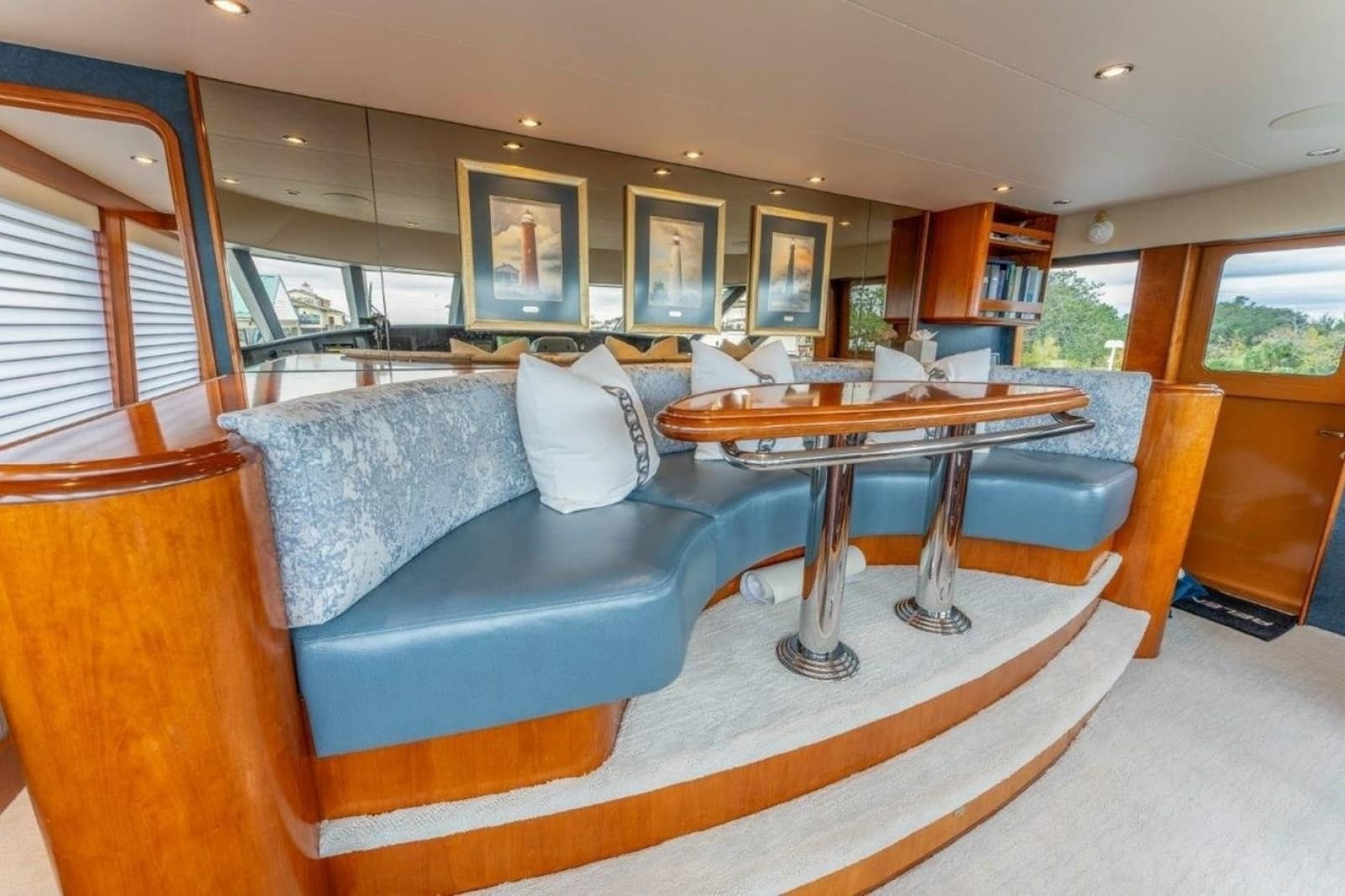 2006 Westport 130 Motoryacht