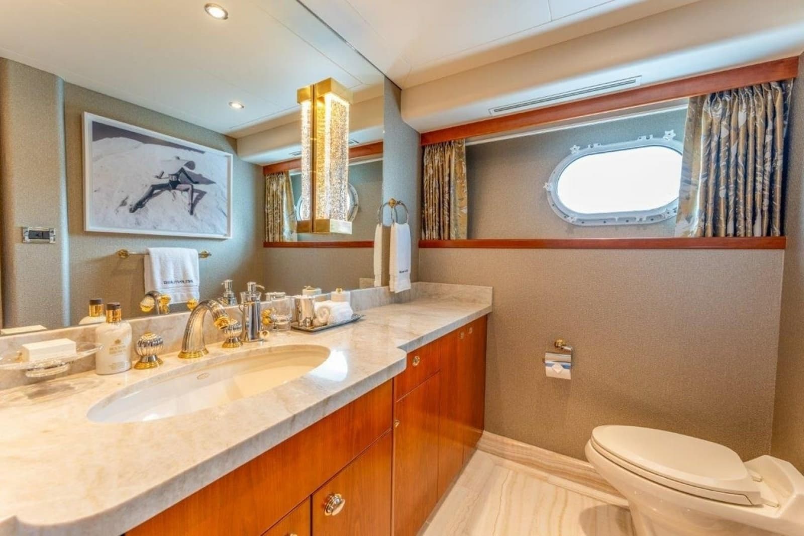 2006 Westport 130 Motoryacht