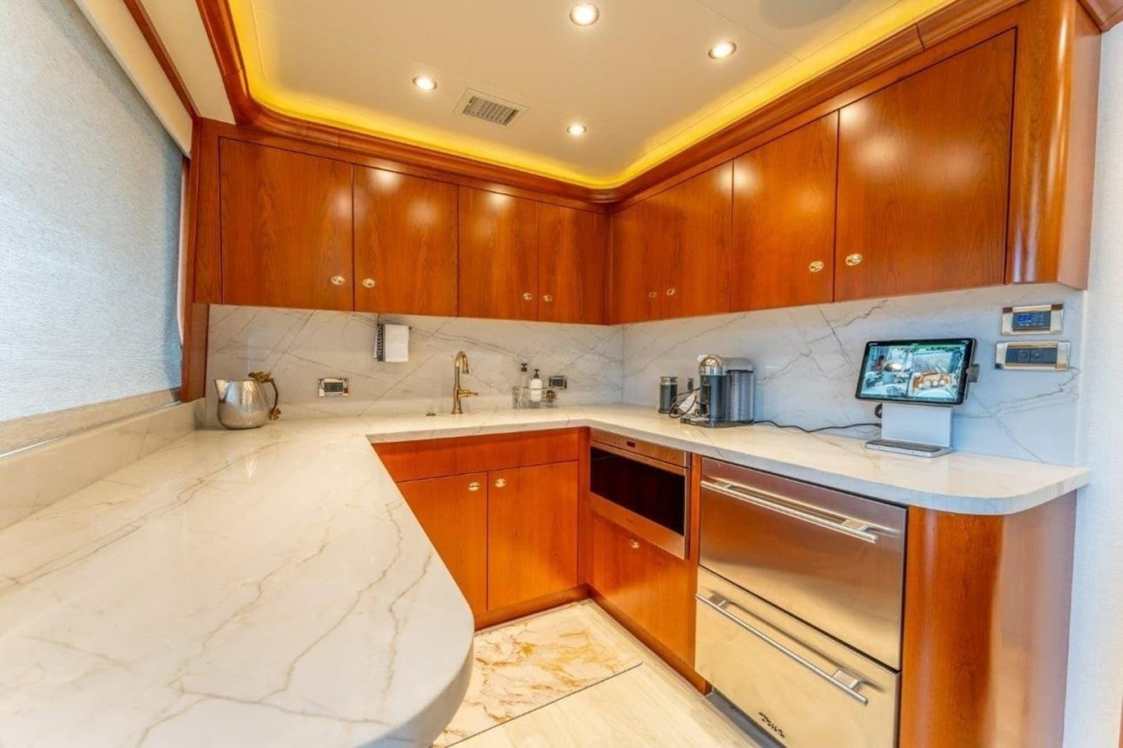 2006 Westport 130 Motoryacht