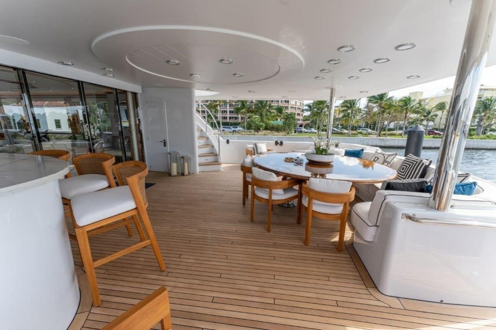 2006 Westport 130 Motoryacht