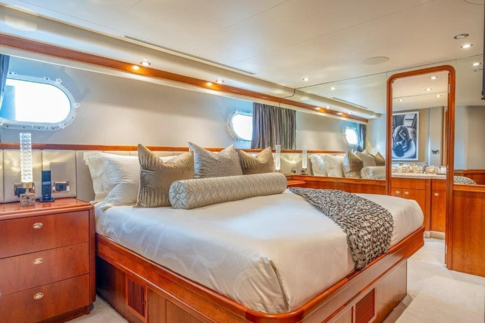 2006 Westport 130 Motoryacht
