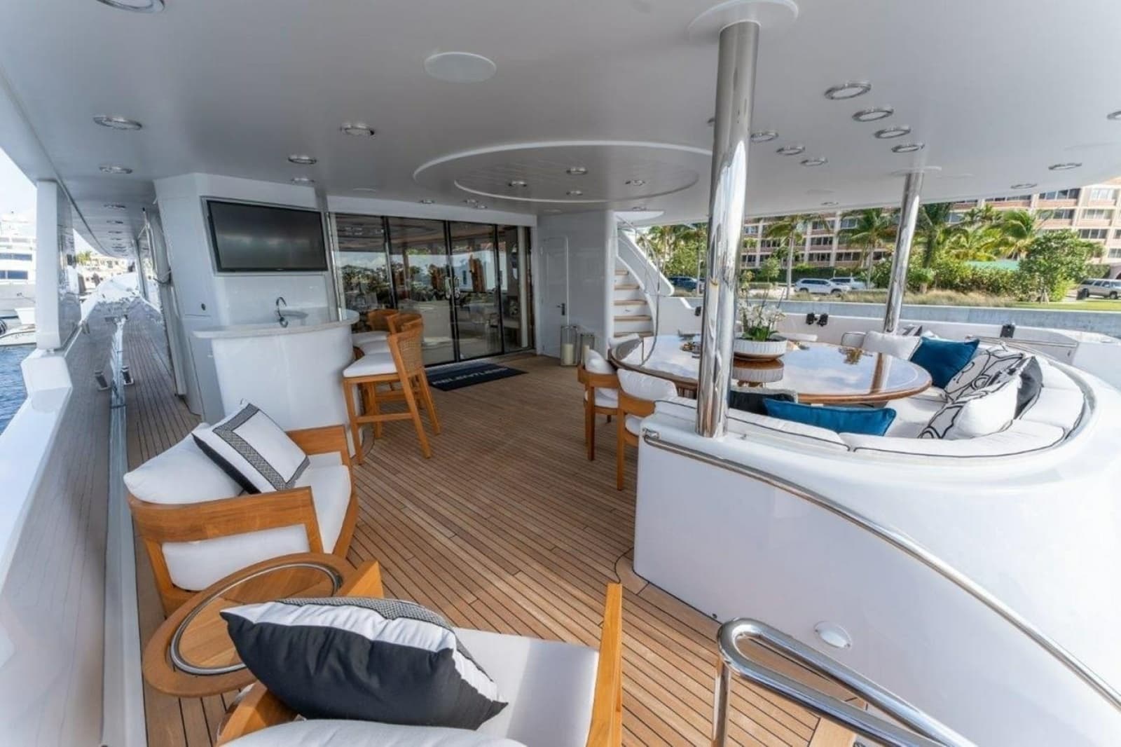 2006 Westport 130 Motoryacht