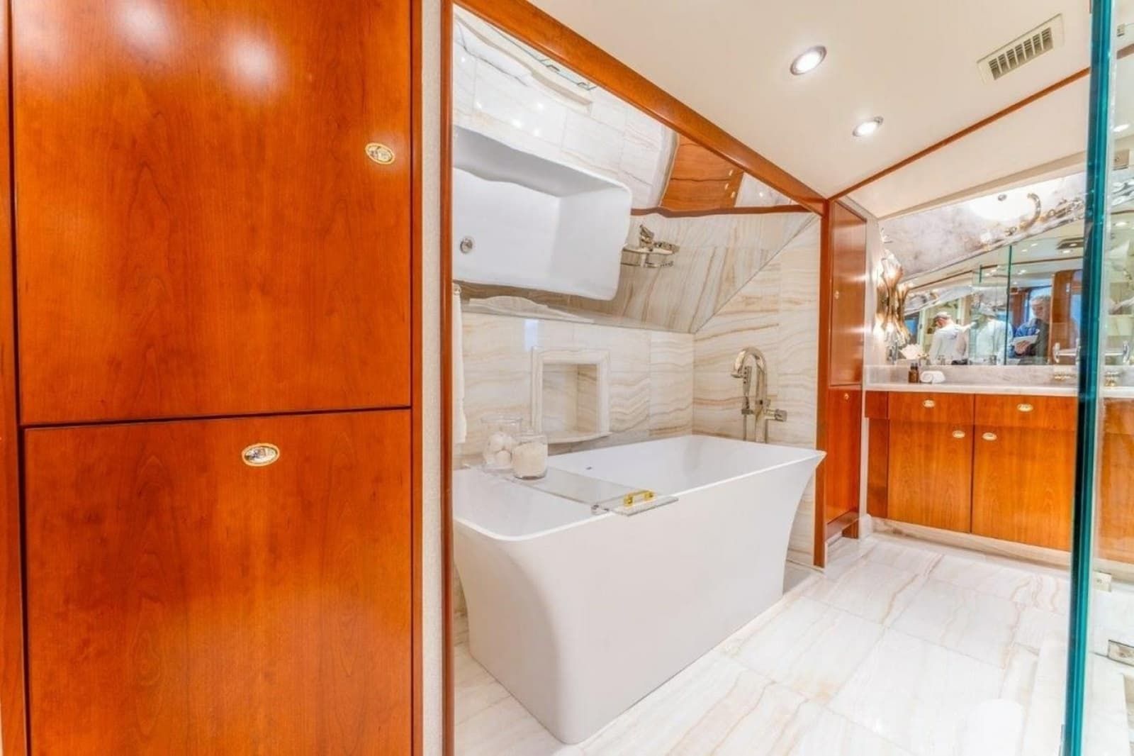 2006 Westport 130 Motoryacht