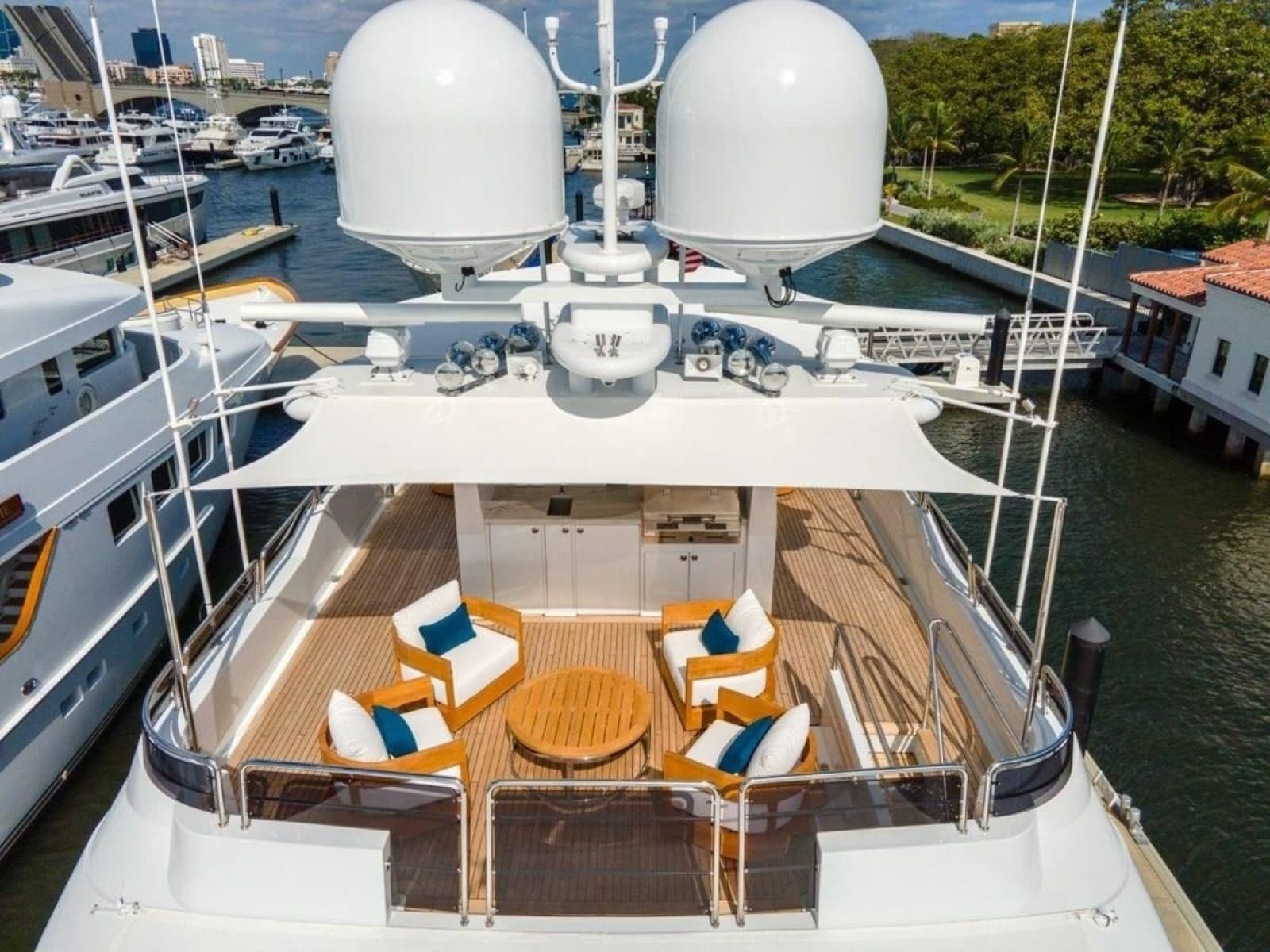 2006 Westport 130 Motoryacht
