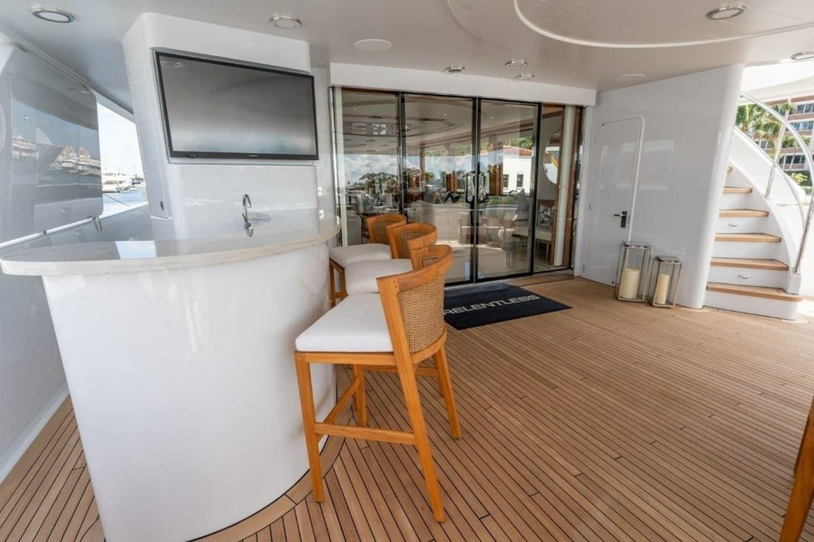 2006 Westport 130 Motoryacht