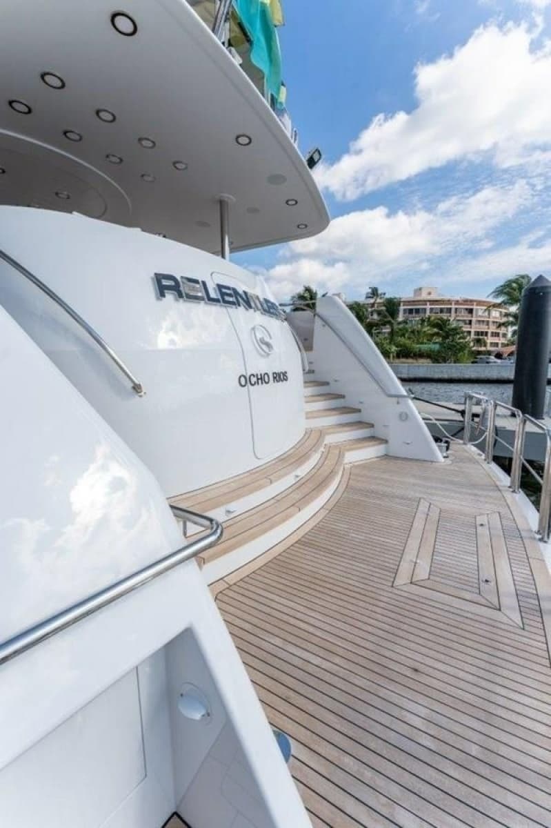 2006 Westport 130 Motoryacht