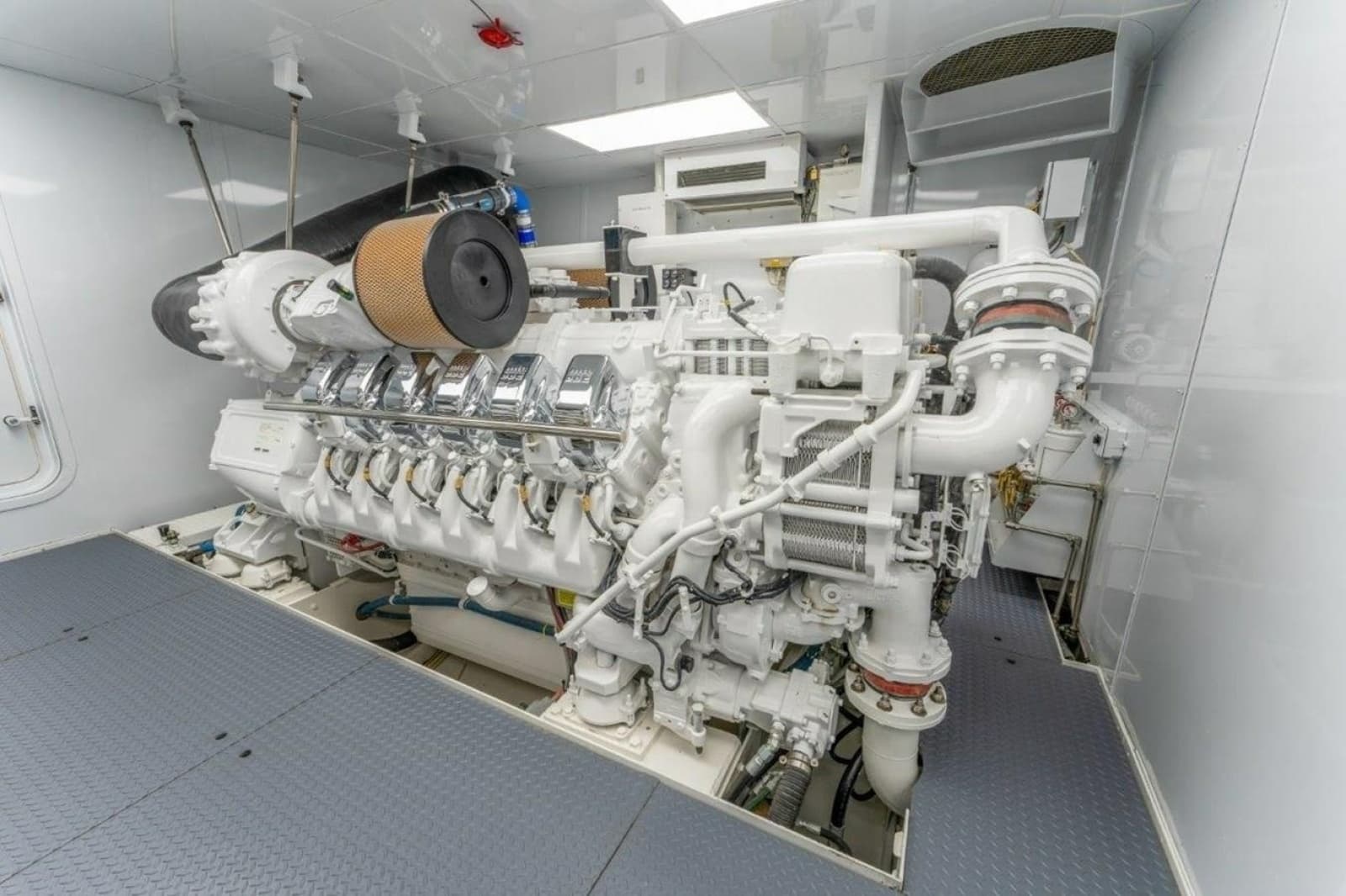 2006 Westport 130 Motoryacht