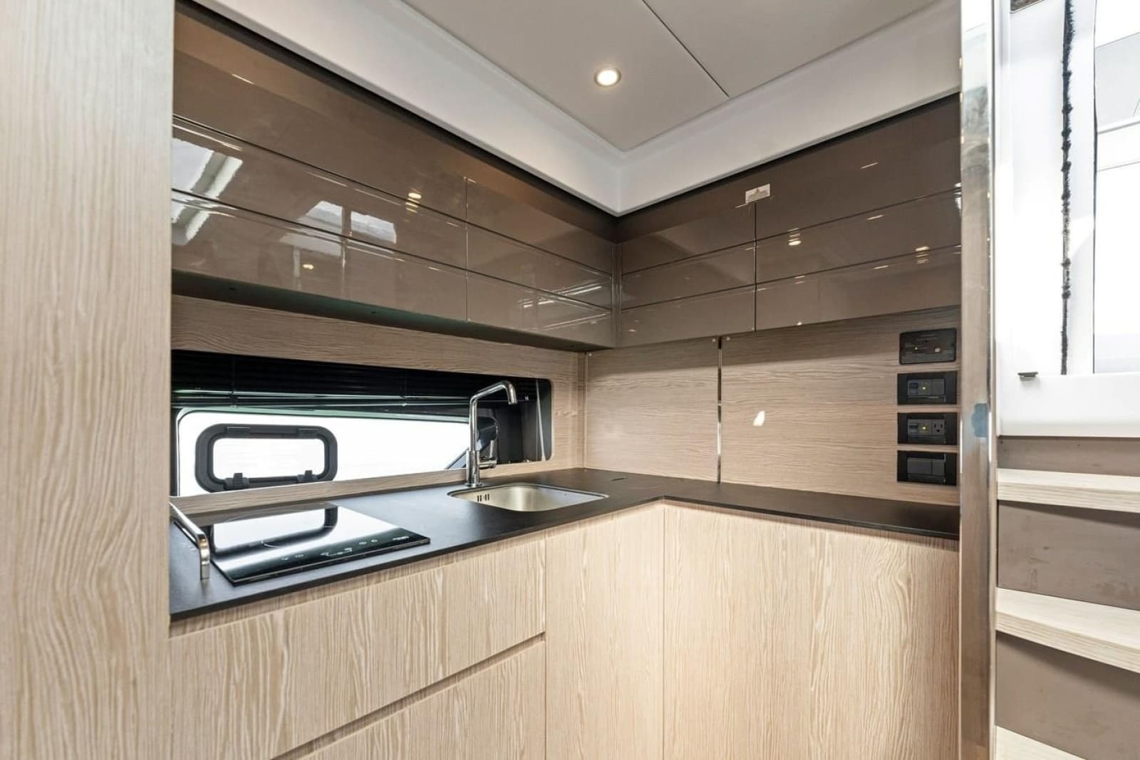 2021 Azimut Atlantis