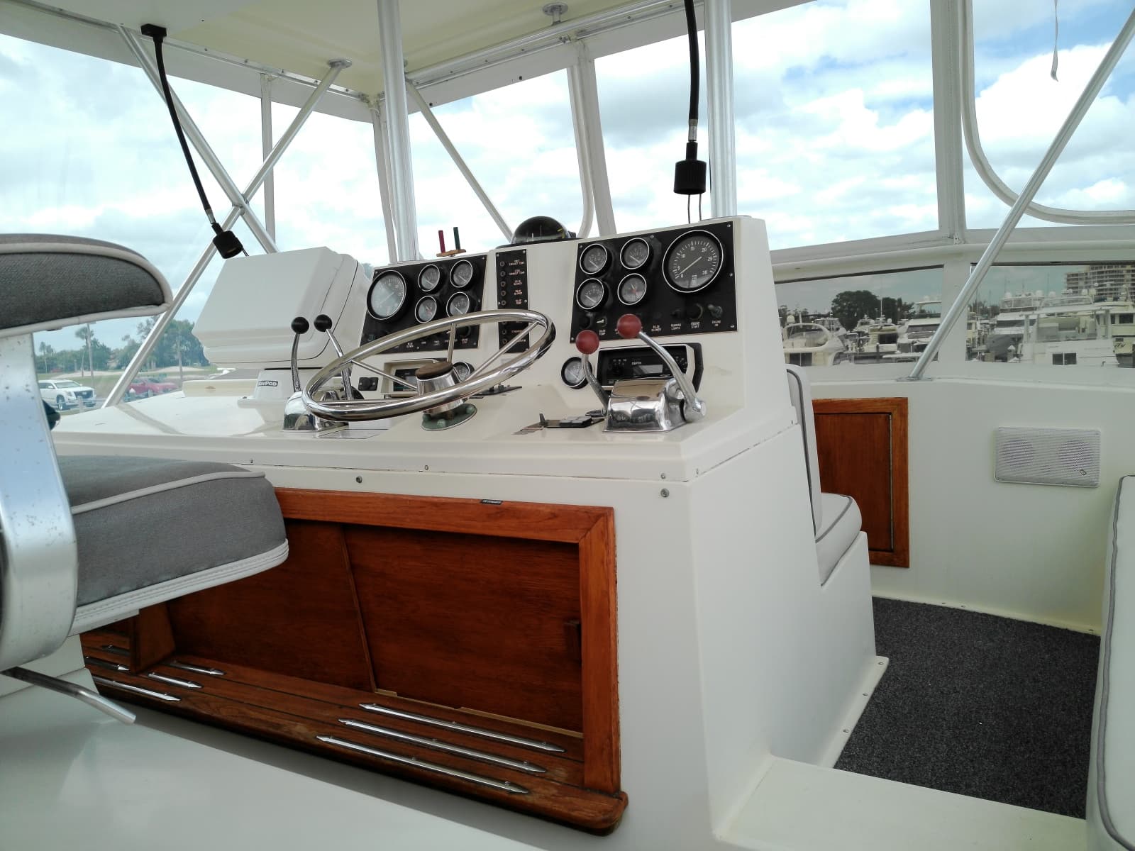 1986 Viking 