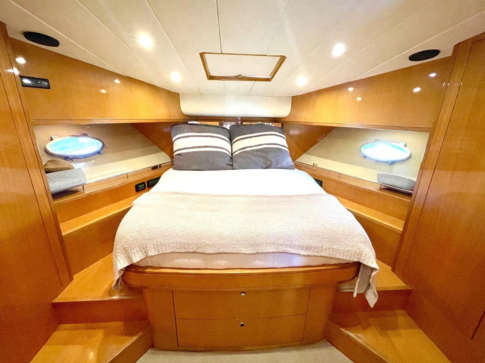 2006 Uniesse 58 MY