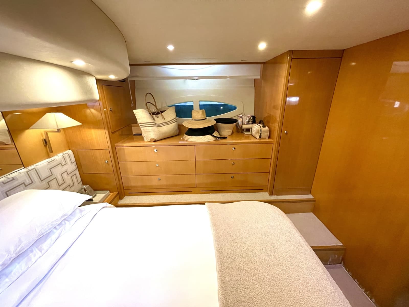2006 Uniesse 58 MY