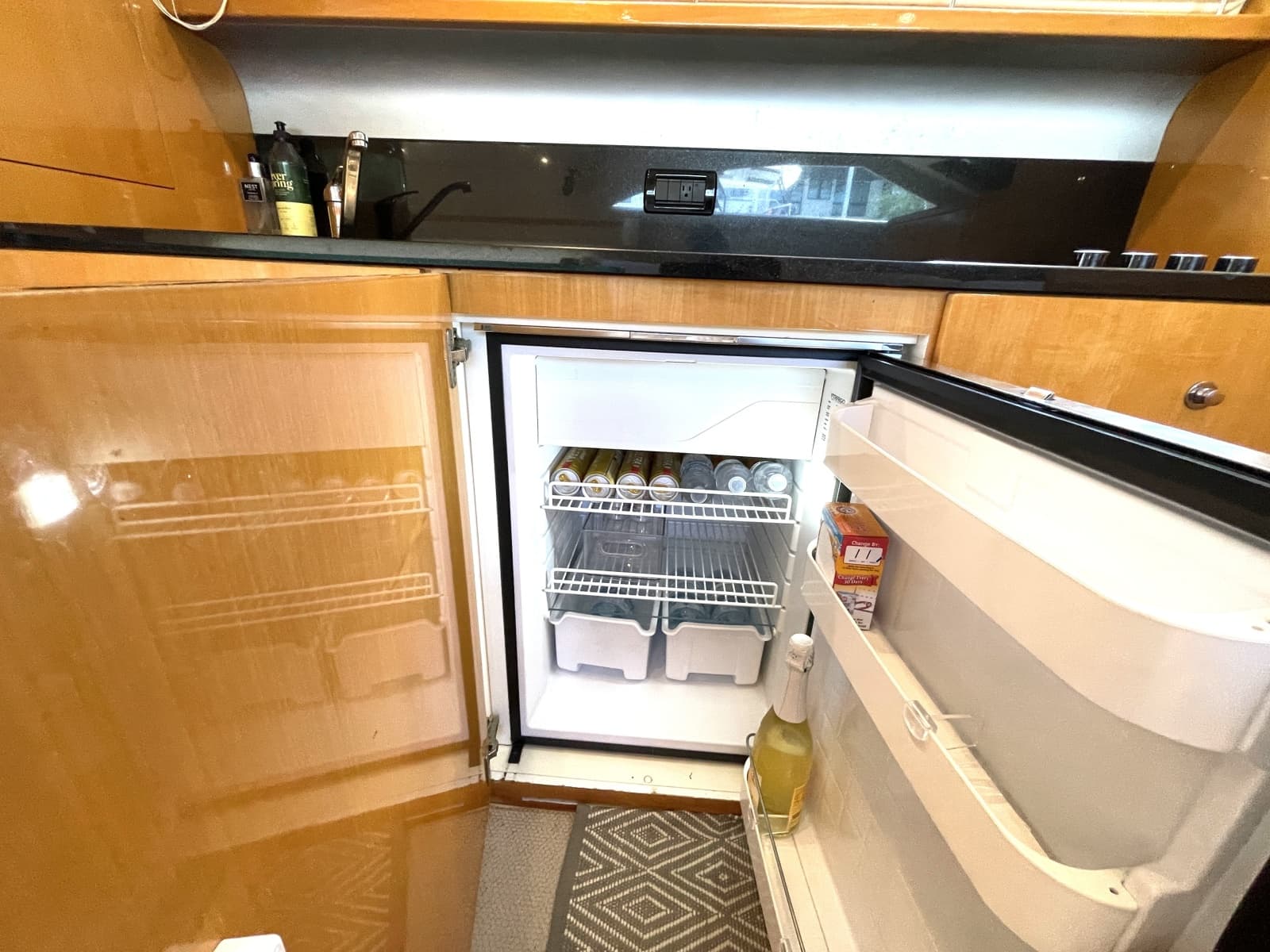 2006 Uniesse 58 MY