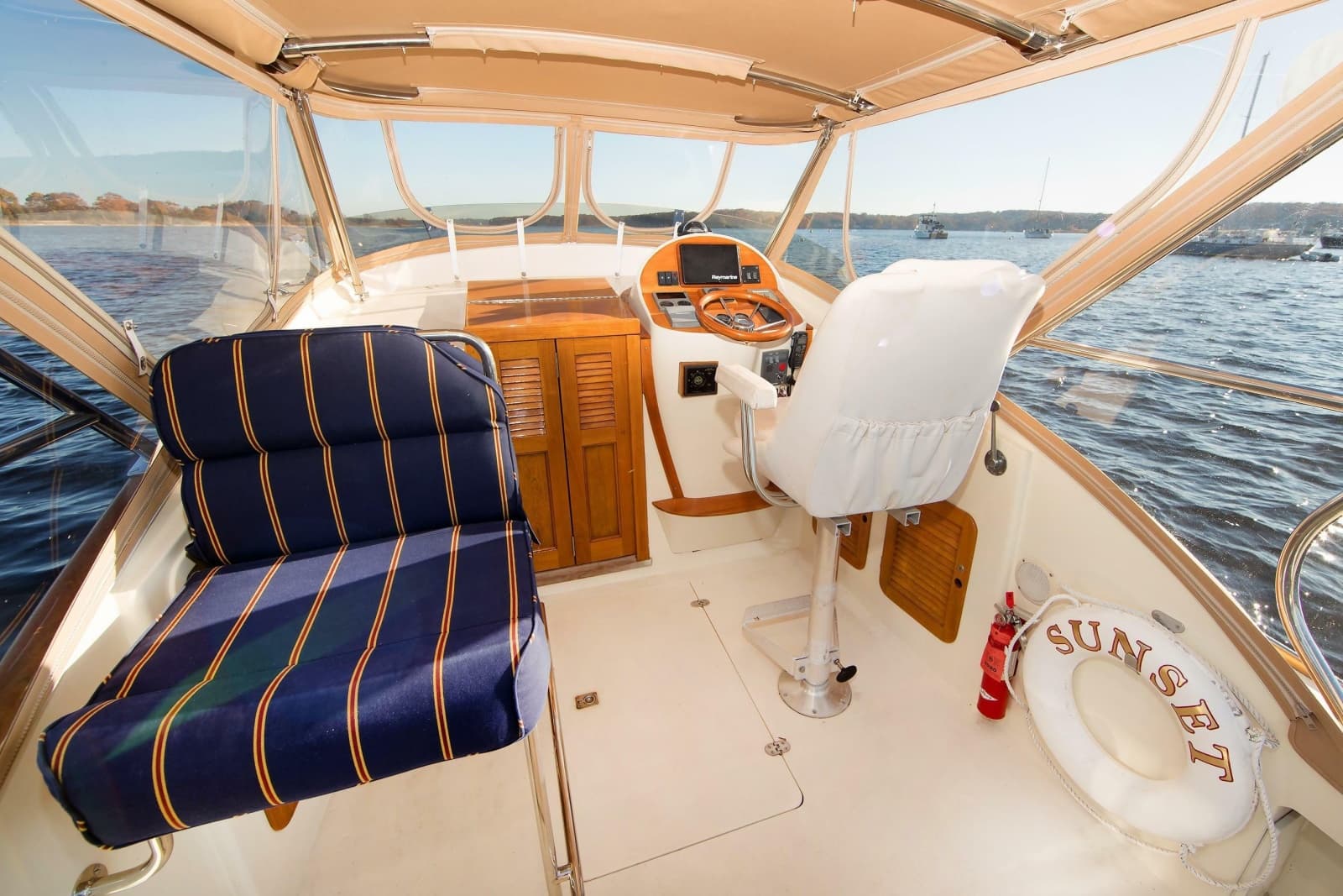 1997 Hinckley Runabout 29