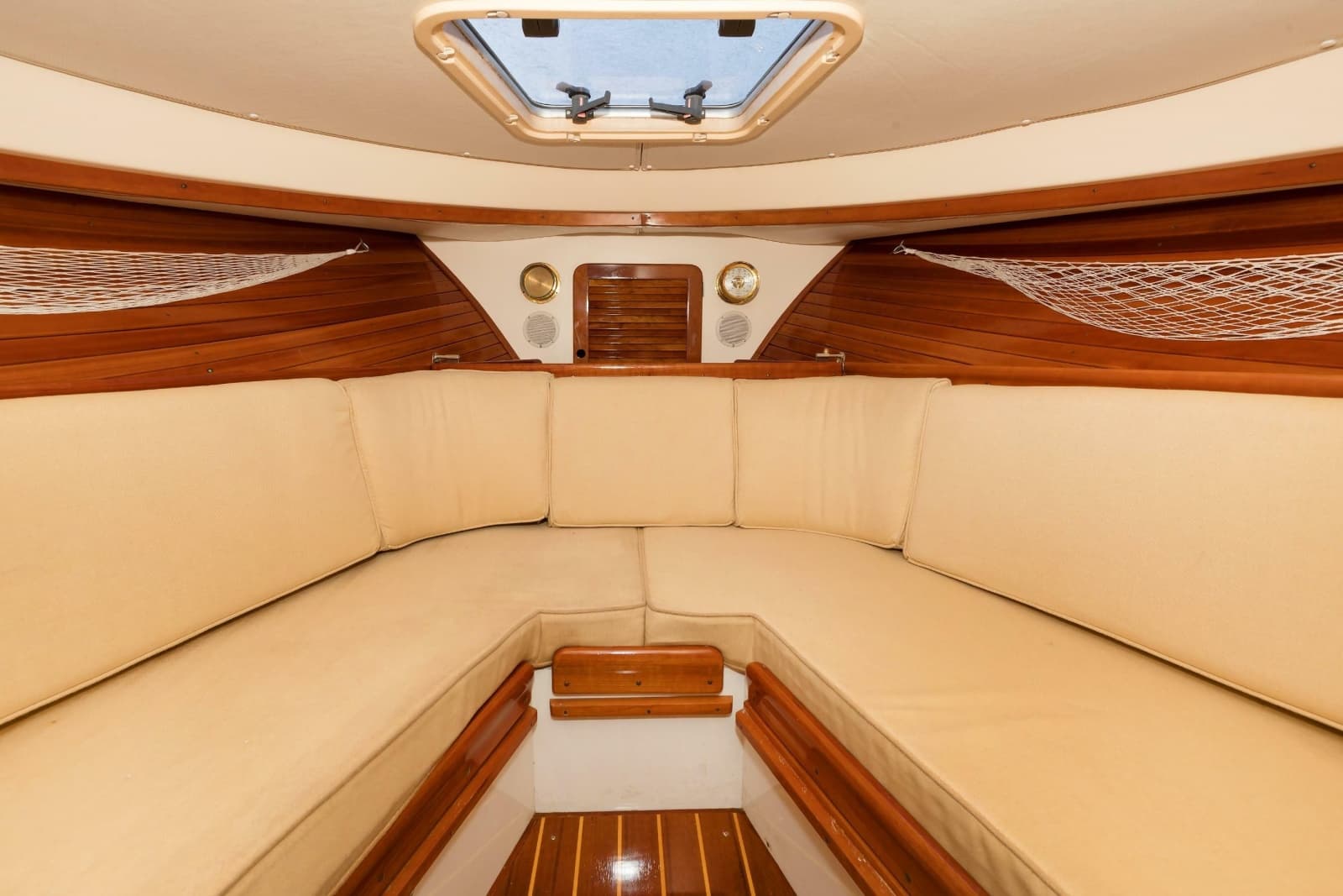 1997 Hinckley Runabout 29